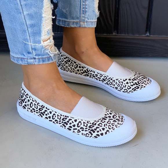 Cheetah Print Wide Fit Slip On Sneaker Flats - Picture 2 of 7